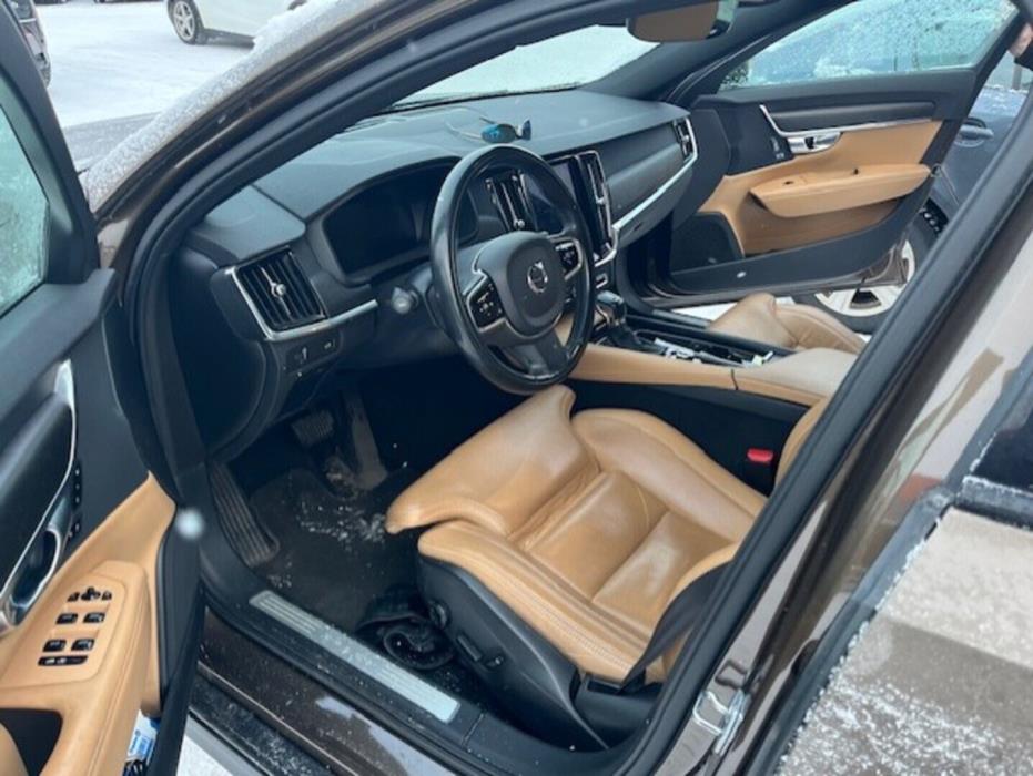 VOLVO V90 Cross Country 2017