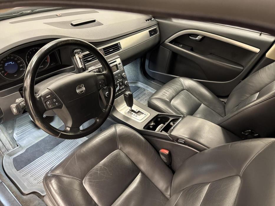 VOLVO V70 2008