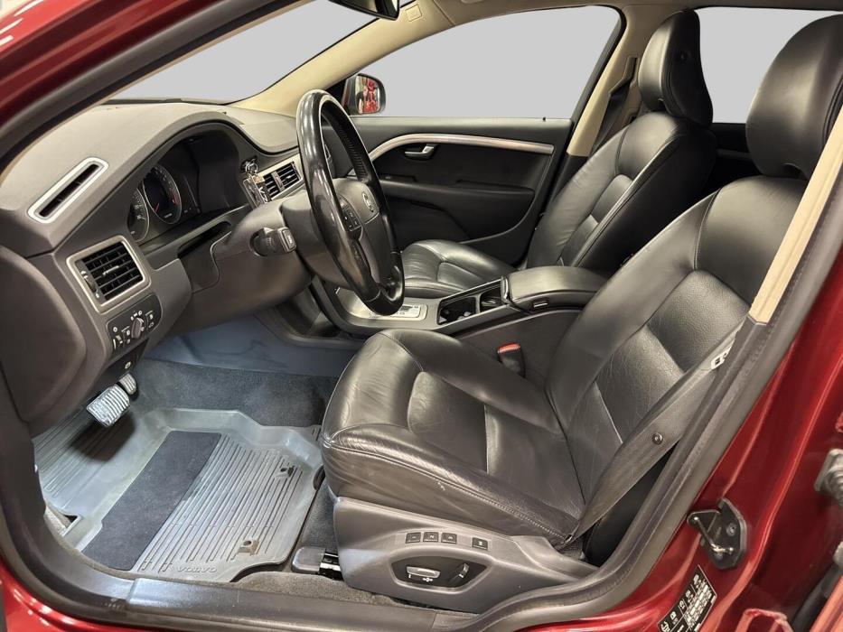 VOLVO V70 2008