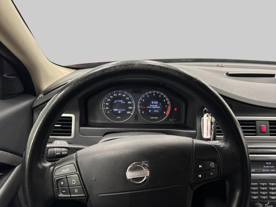 VOLVO V70 2008