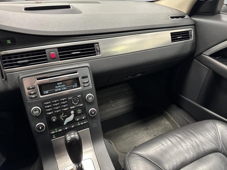 VOLVO V70 2008