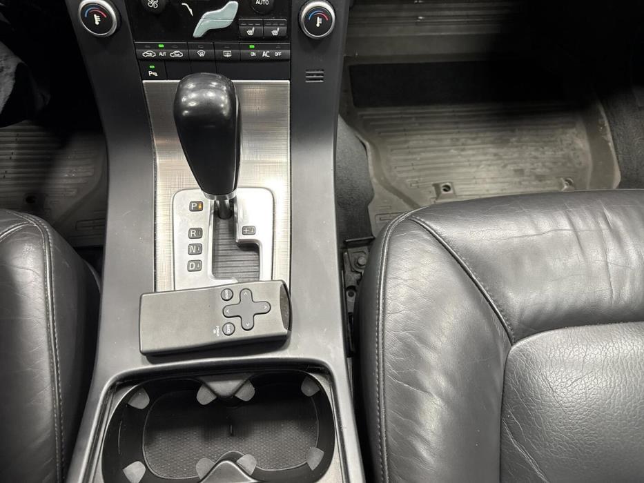 VOLVO V70 2008