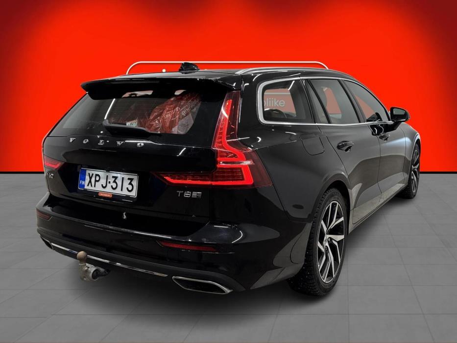 VOLVO V60 2020
