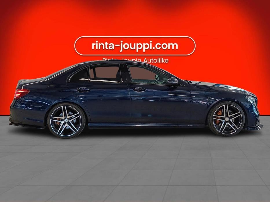 MERCEDES-BENZ E 2019