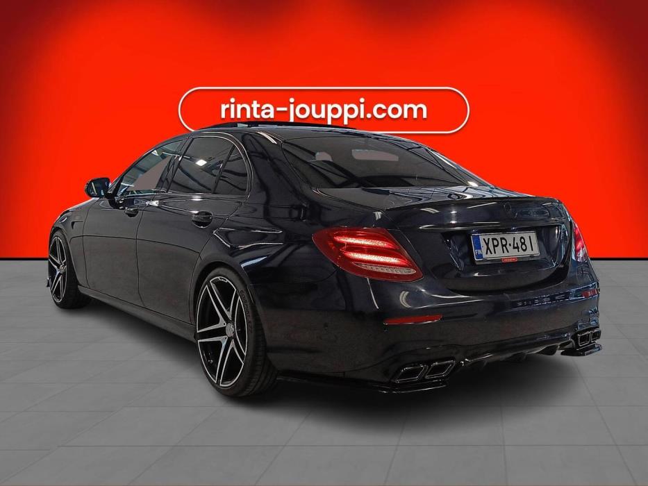 MERCEDES-BENZ E 2019