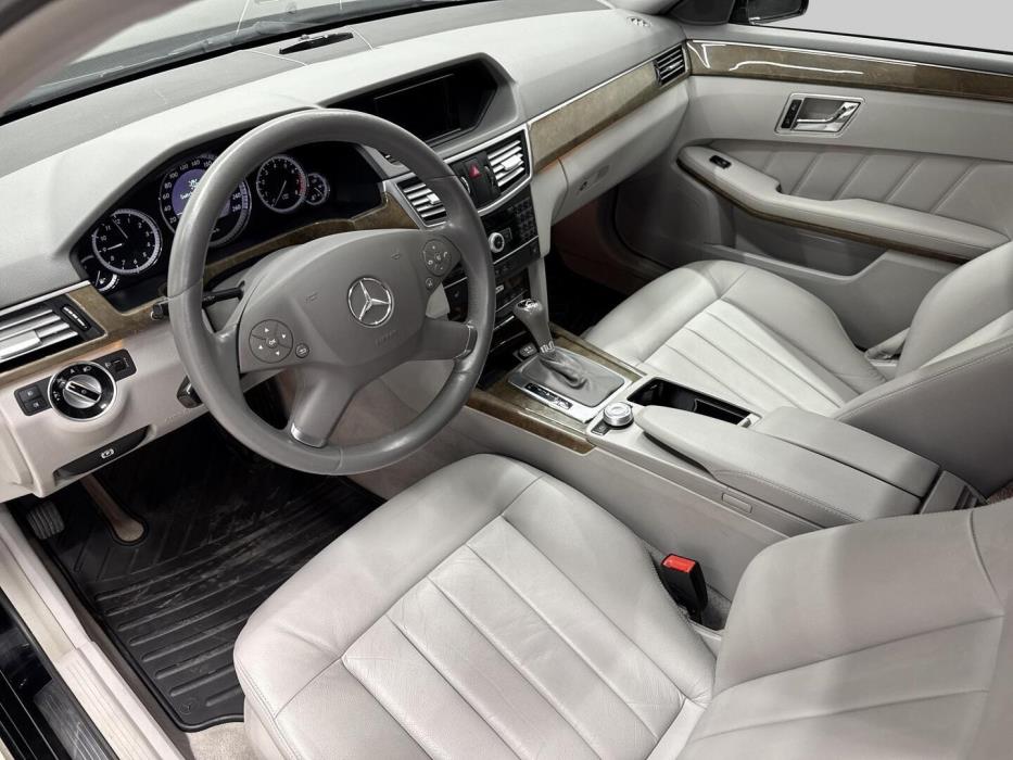 MERCEDES-BENZ E 2010