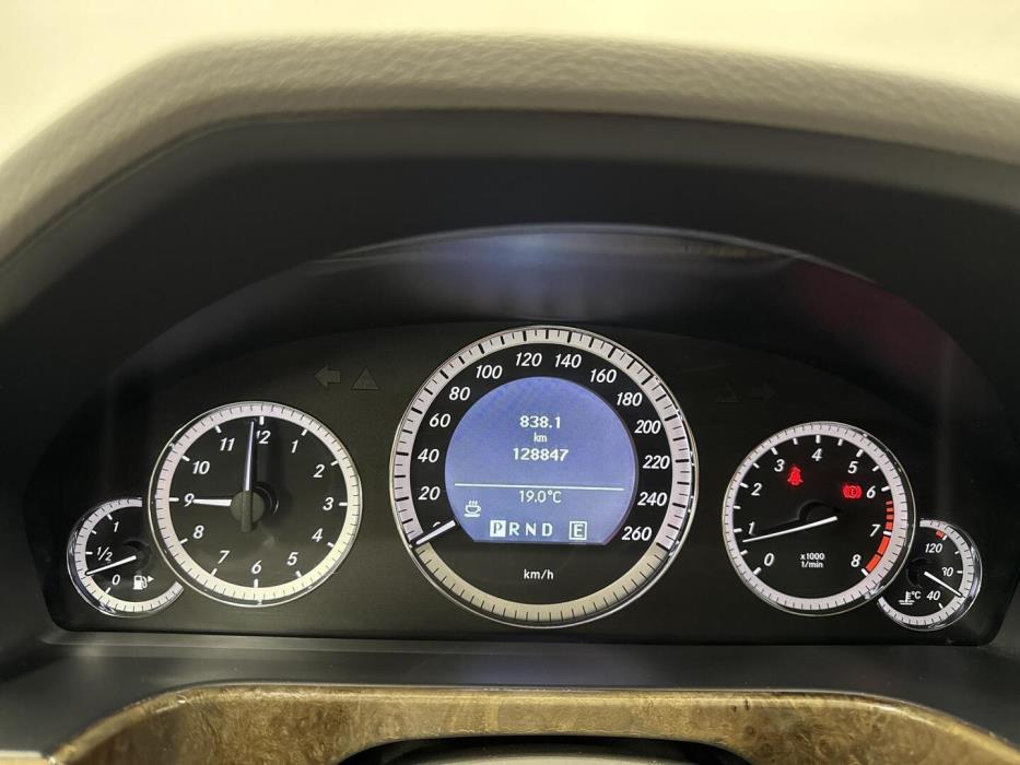 MERCEDES-BENZ E 2010