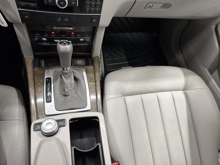 MERCEDES-BENZ E 2010