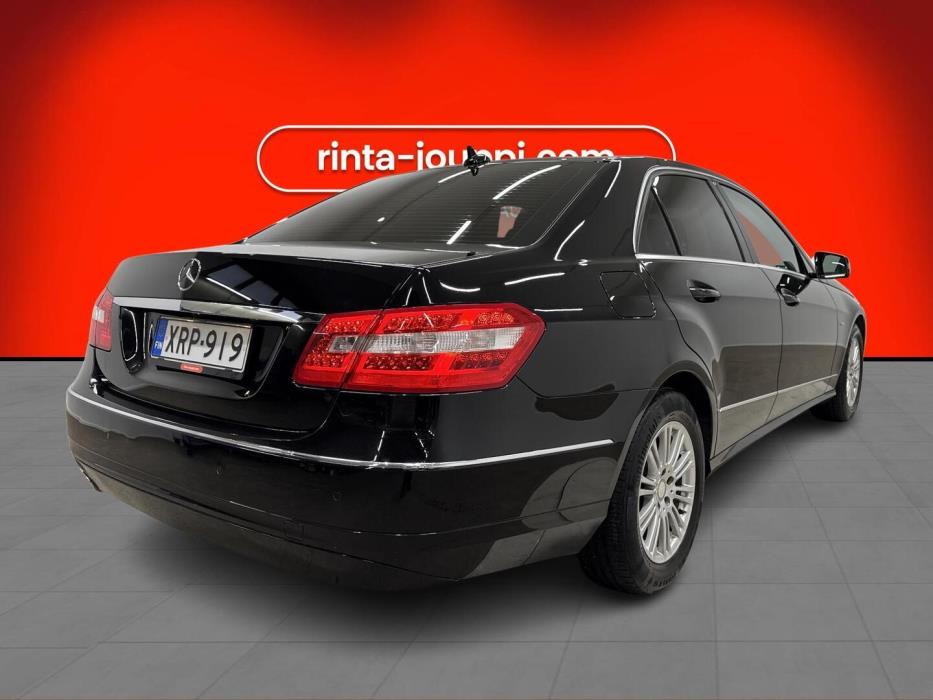 MERCEDES-BENZ E 2010