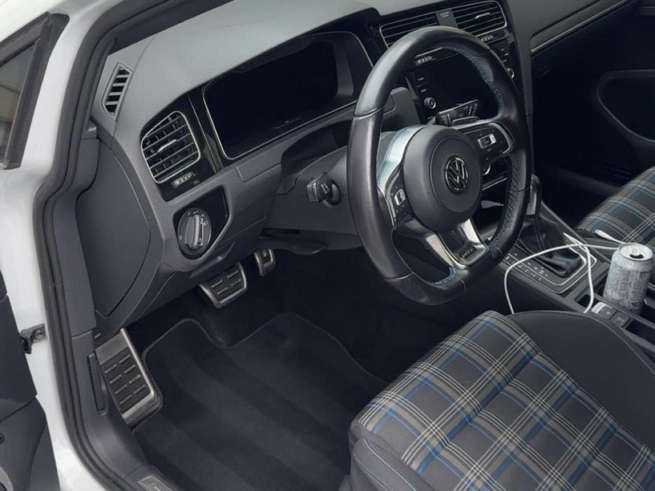 VOLKSWAGEN Golf 2020