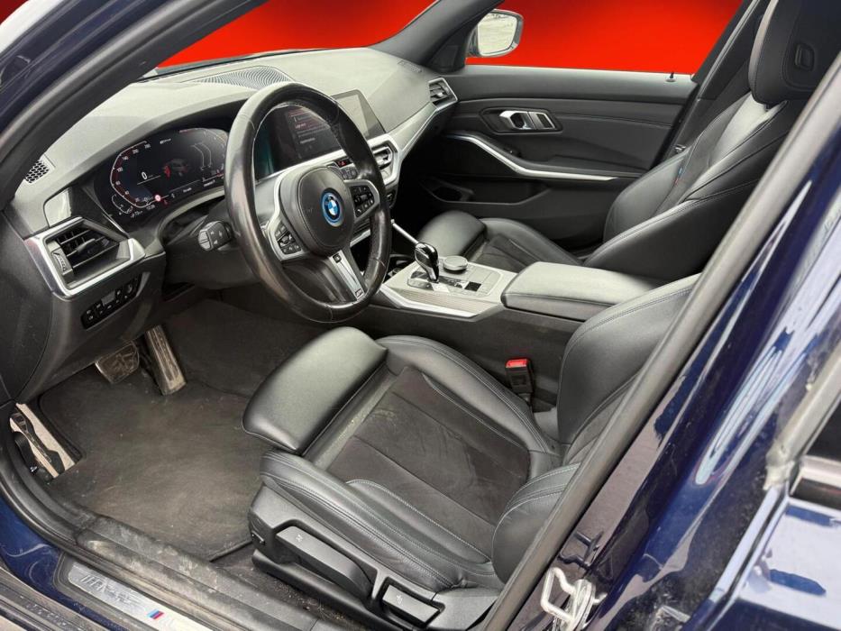BMW 330 2021