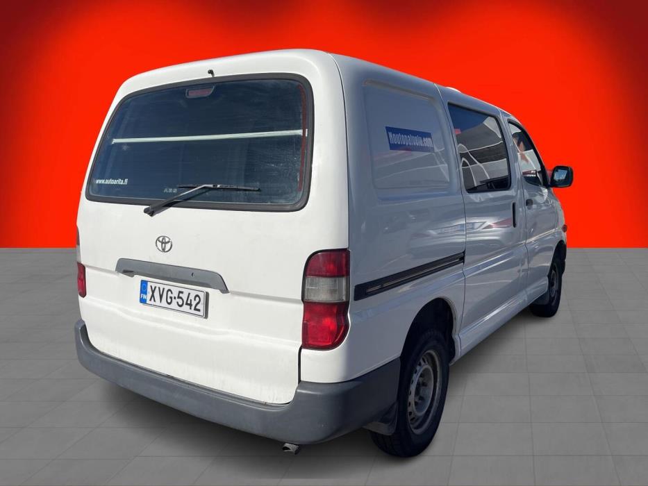 TOYOTA HIACE 2005