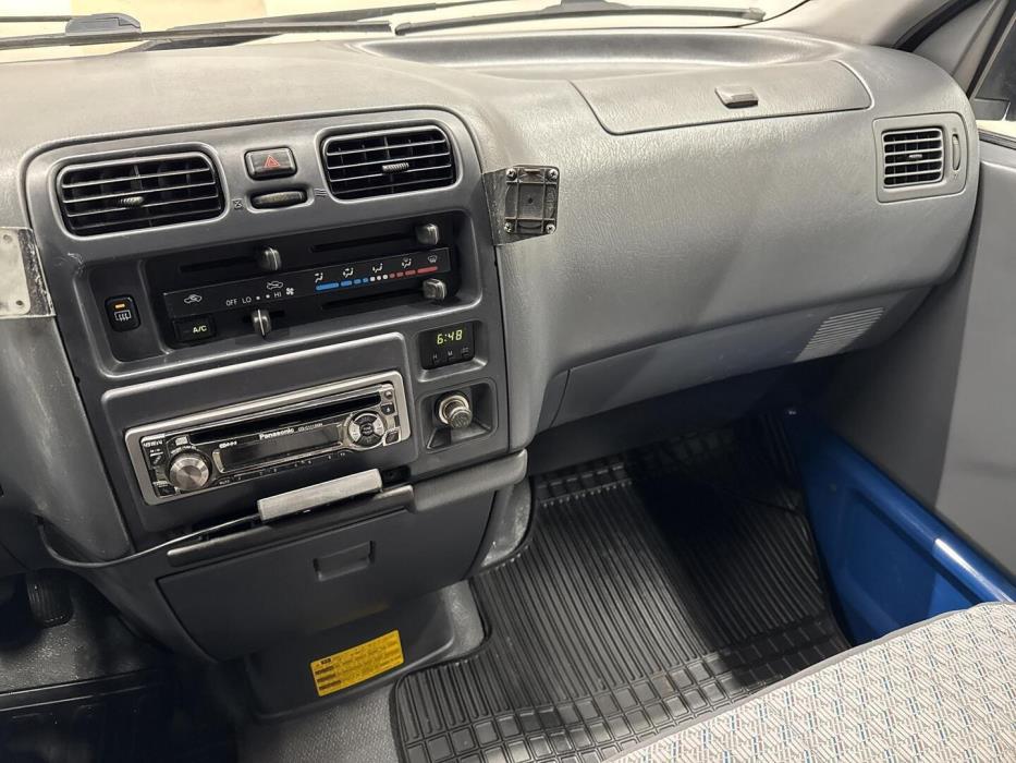 TOYOTA HIACE 2005