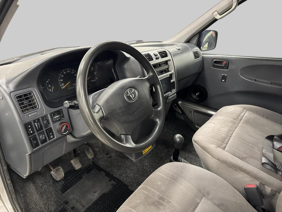 TOYOTA Hiace 2007