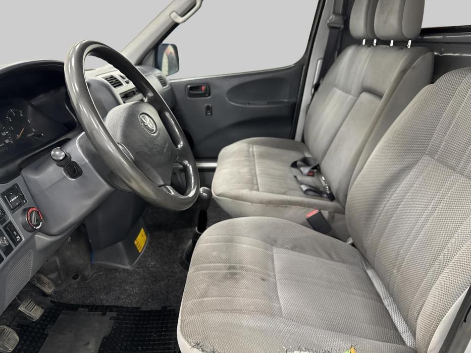 TOYOTA Hiace 2007