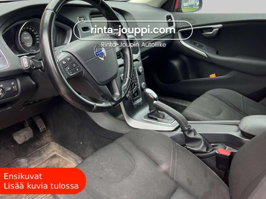 VOLVO V40 2014
