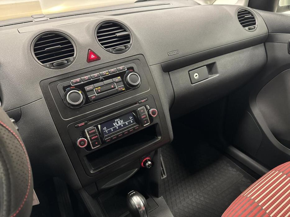 VOLKSWAGEN Caddy 2012