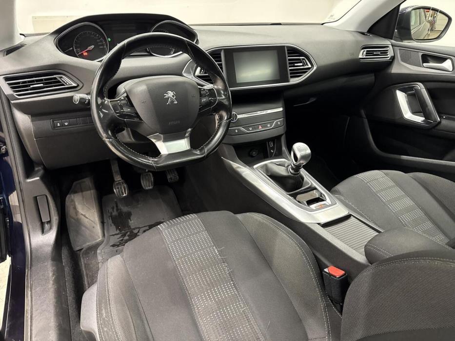 PEUGEOT 308 2015