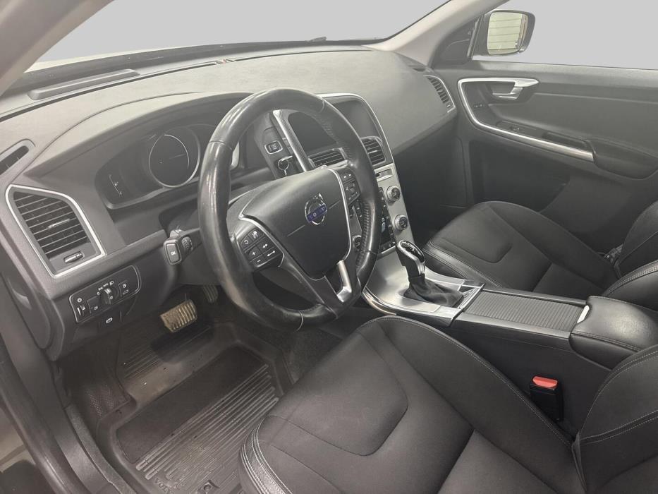 VOLVO XC60 2017