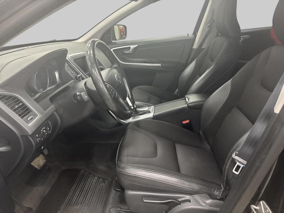 VOLVO XC60 2017