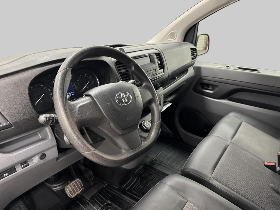 TOYOTA Proace 2021
