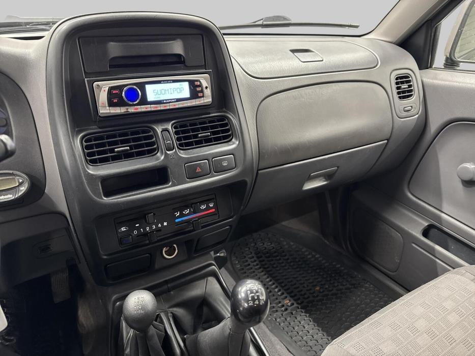 NISSAN King Cab 2002
