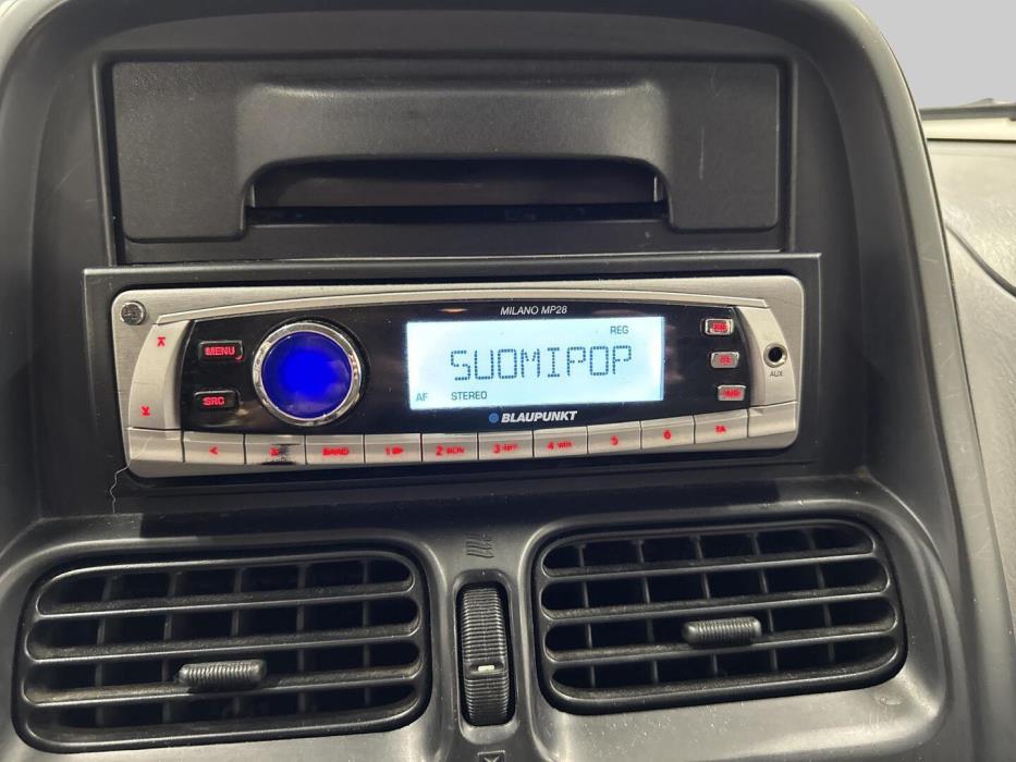 NISSAN King Cab 2002