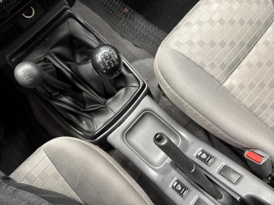 NISSAN King Cab 2002