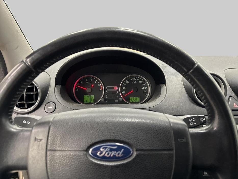 FORD Fiesta 2004