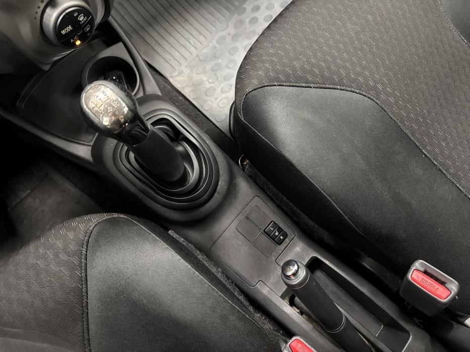 TOYOTA Yaris 2007