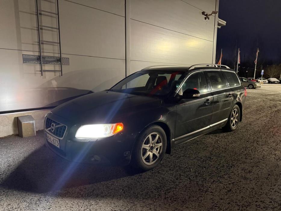 VOLVO V70 2010