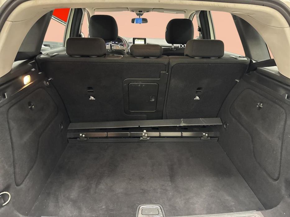 MERCEDES-BENZ B 2012