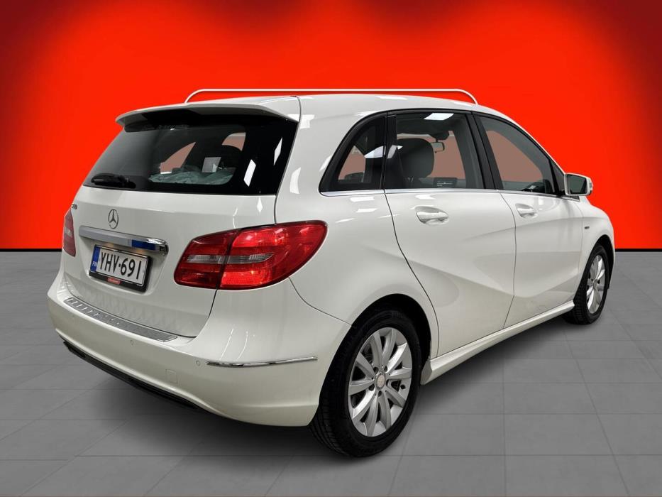 MERCEDES-BENZ B 2012