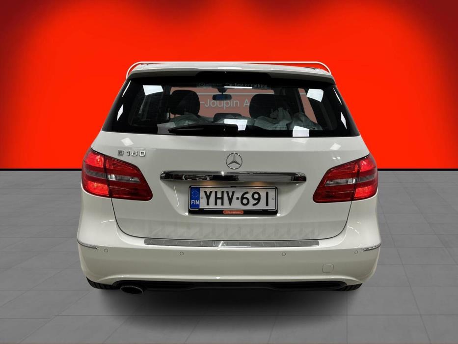 MERCEDES-BENZ B 2012