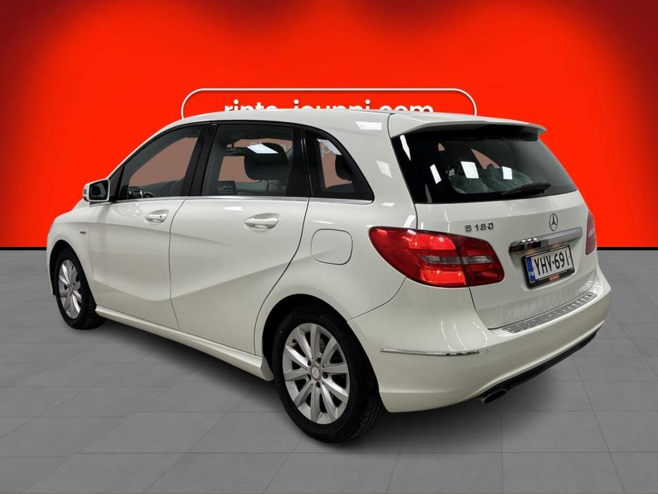 MERCEDES-BENZ B 2012