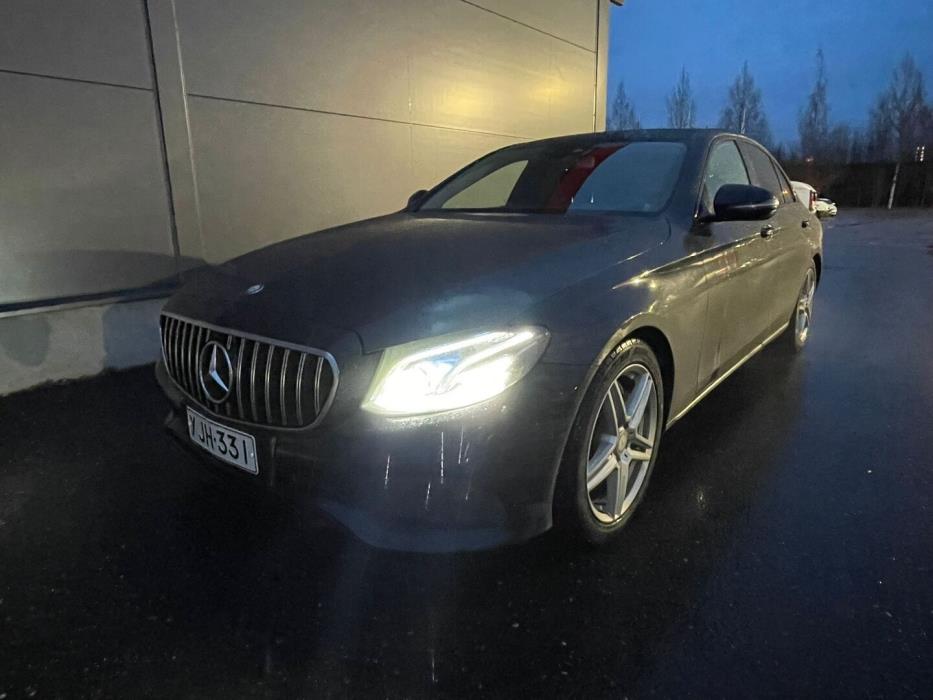 MERCEDES-BENZ E 2016