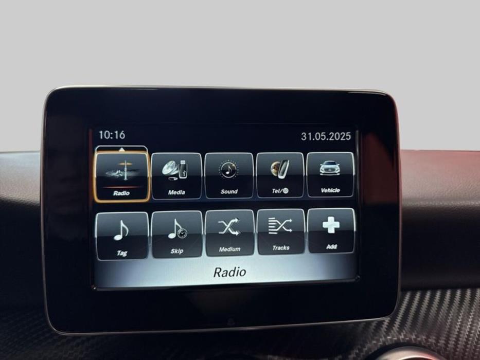 MERCEDES-BENZ A 2017