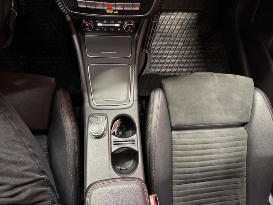 MERCEDES-BENZ A 2017