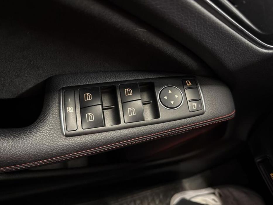 MERCEDES-BENZ A 2017