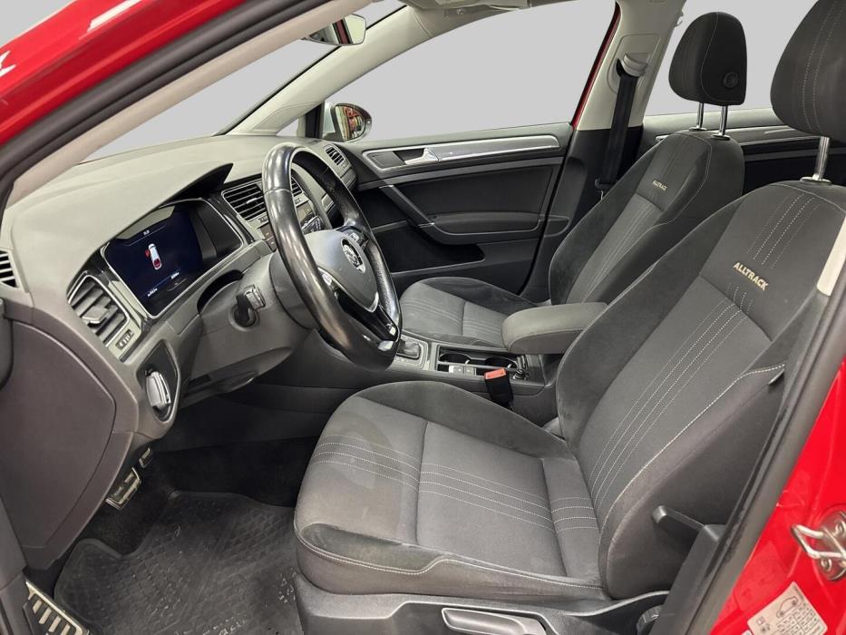 VOLKSWAGEN Golf 2020