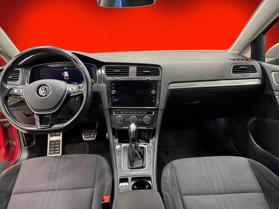 VOLKSWAGEN Golf 2020