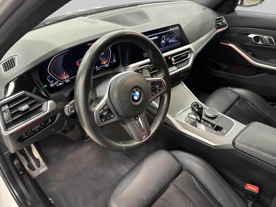 BMW 330 2020