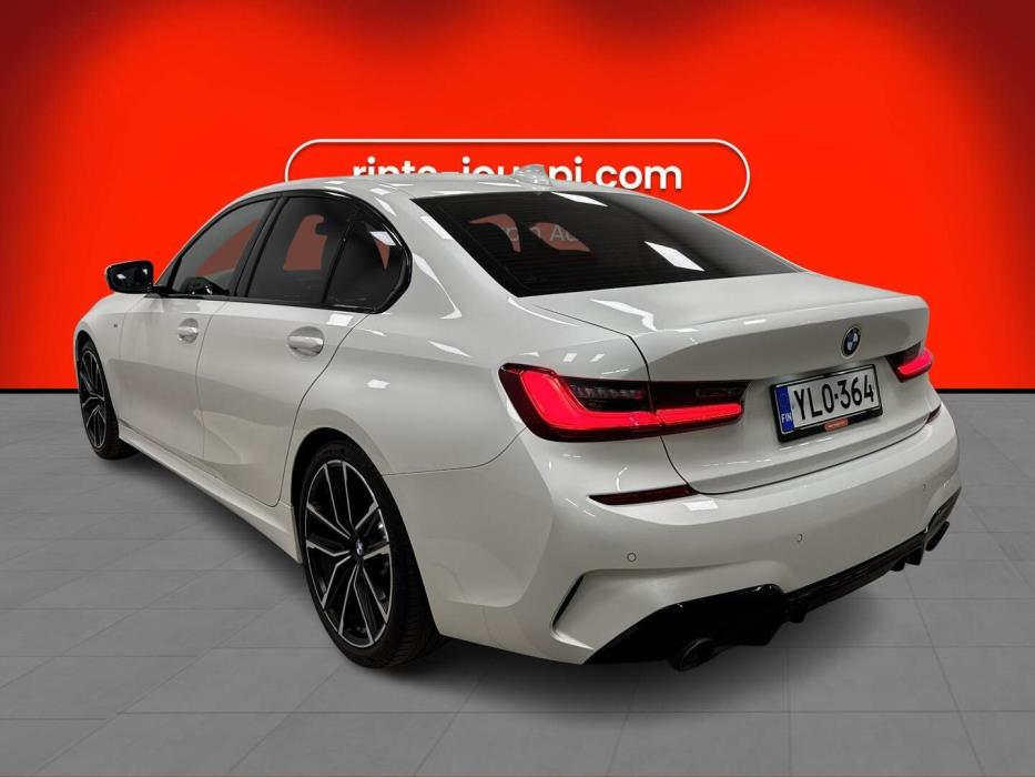 BMW 330 2020