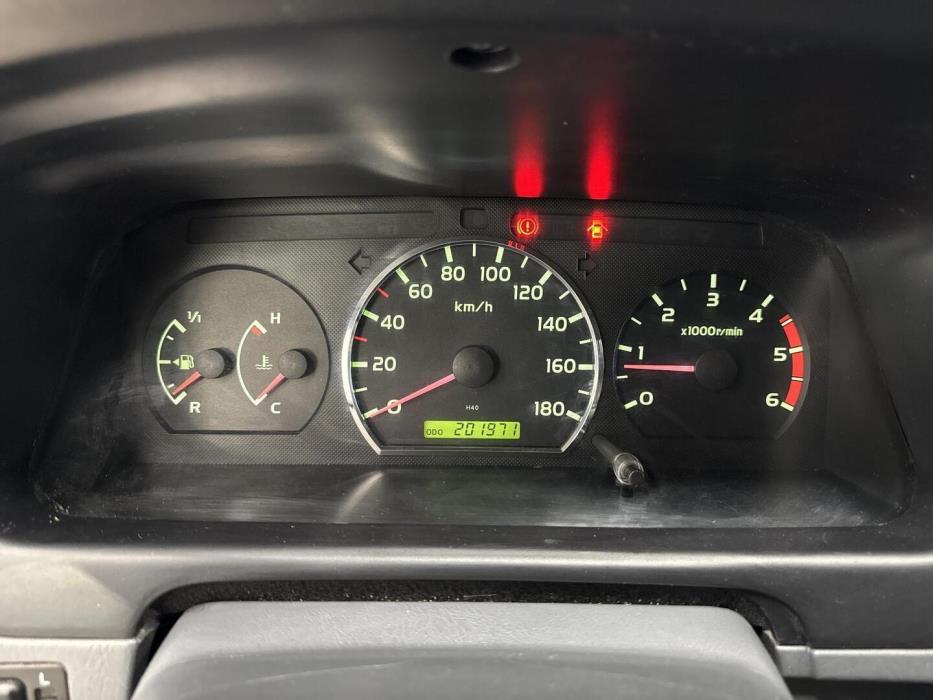 TOYOTA Hiace 2010