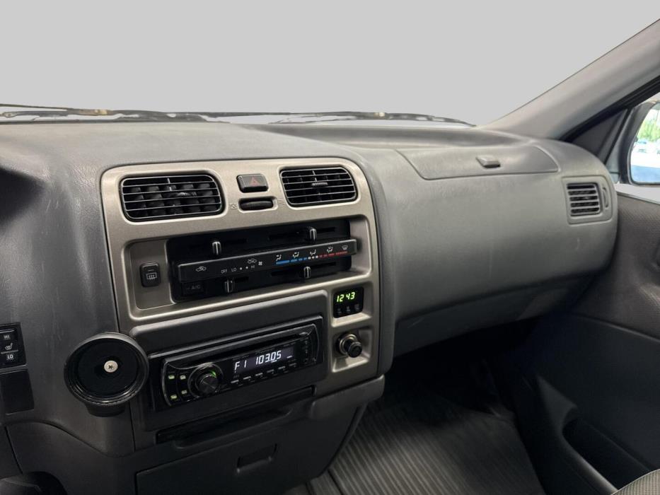 TOYOTA Hiace 2010