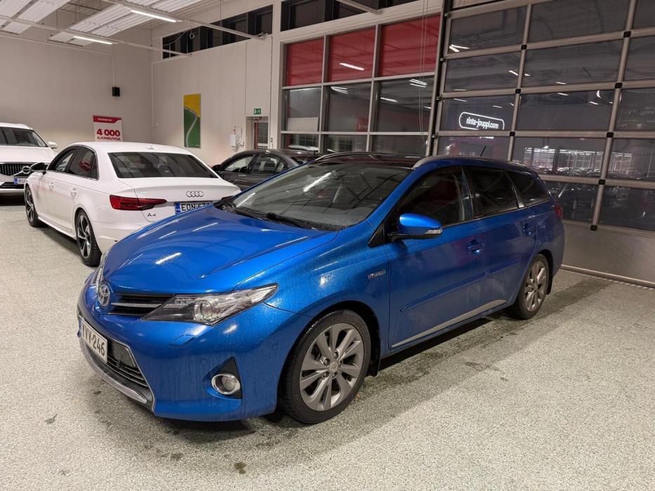 TOYOTA Auris 2013