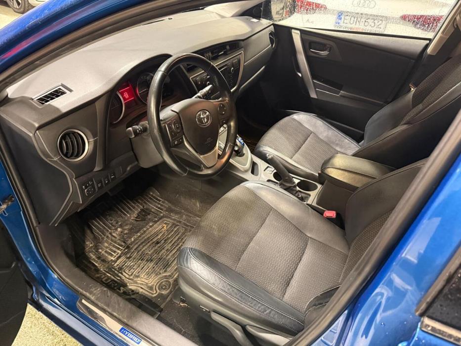 TOYOTA Auris 2013