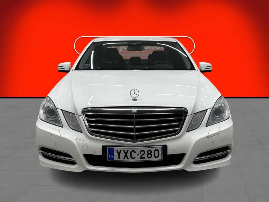 MERCEDES-BENZ E 2012