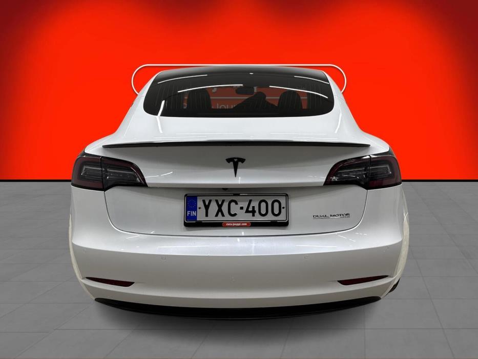 TESLA Model 3 2020
