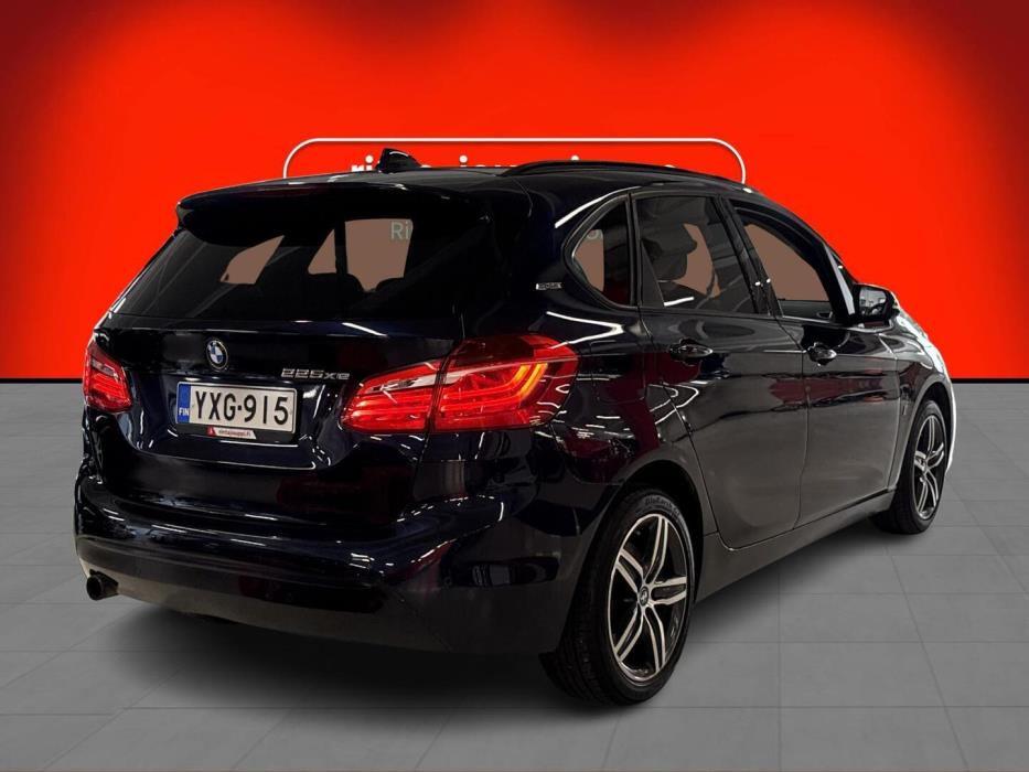 BMW 225 2016